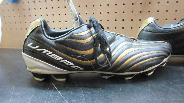 Load image into Gallery viewer, Used Umbro Soccer Cleats - Size 10
