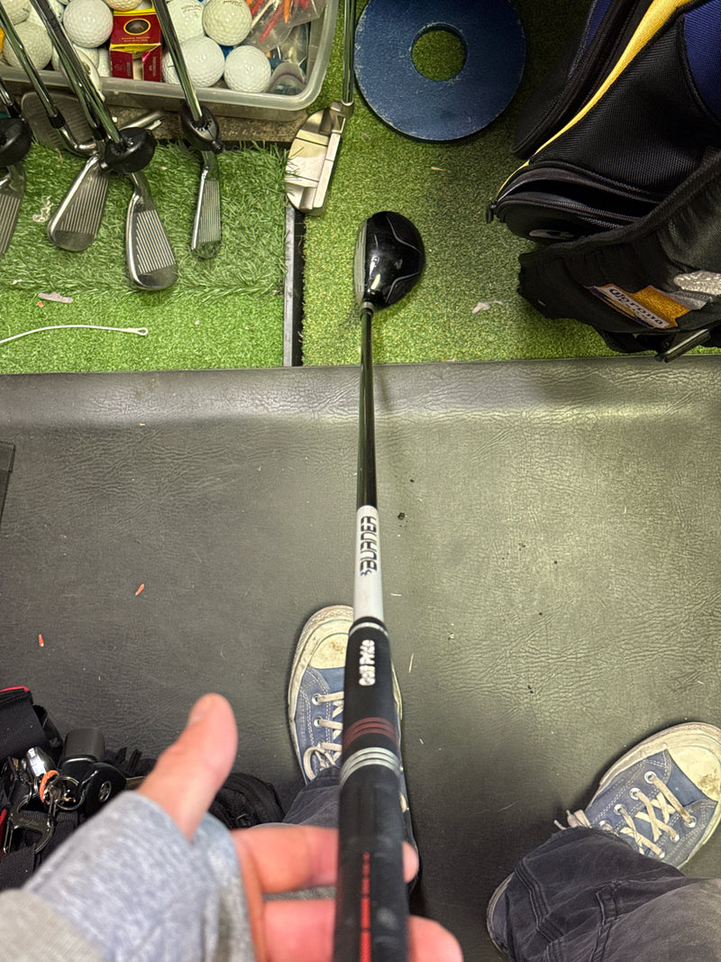 Load image into Gallery viewer, Used TaylorMade Burner Rescue Right Hand 22º 4 Hybrid
