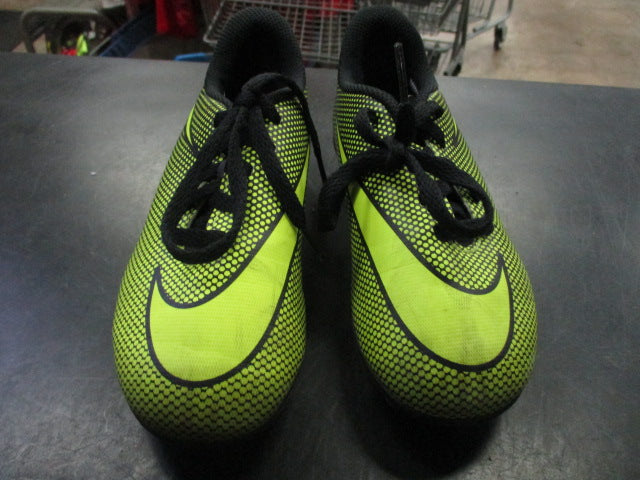 Load image into Gallery viewer, Used Nike Green Soccer Cleats Size 12C
