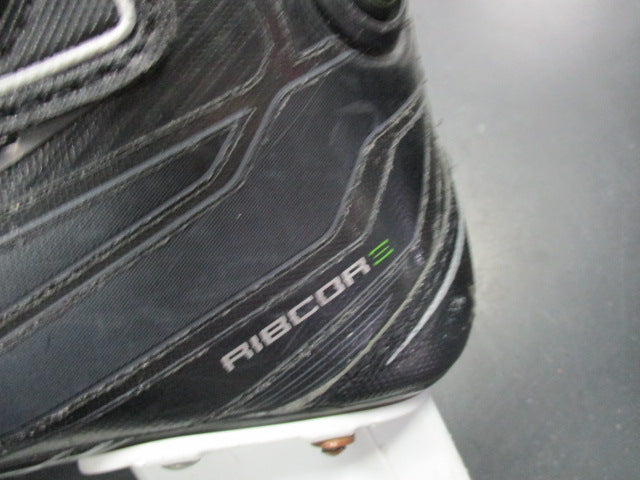 Load image into Gallery viewer, Used CCM RibCore 48K Hockey Skates Size 1
