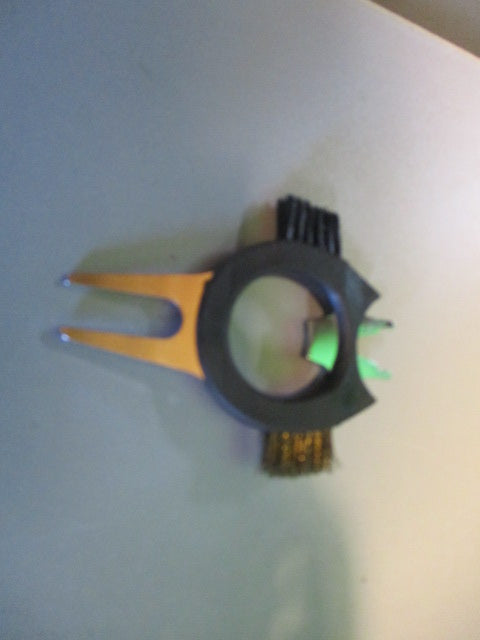 Load image into Gallery viewer, Used  Multi-Function Golf Fork Divot Repair Tool Putting Cleaning Brush Cleaner
