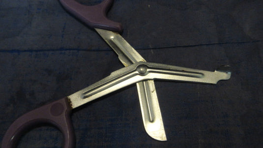 Used Purple Autoclavable Scissors - small rust