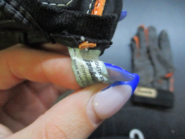 Load image into Gallery viewer, Used Franklin Football Receiver Gloves - Size Youth XS
