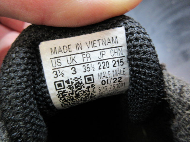 Load image into Gallery viewer, Used Adidas Youth Icon 7 Baseball Cleats - Size 3.5
