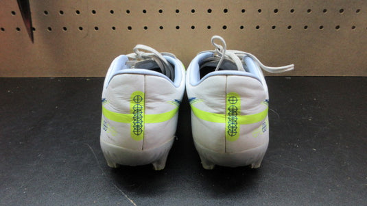 Used Nike Phantom Soccer Cleats - Size 7