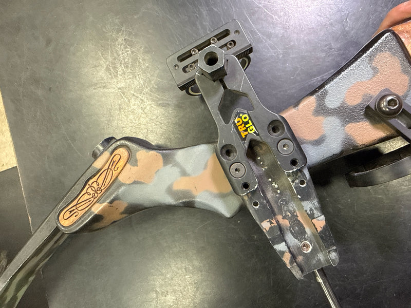 Load image into Gallery viewer, Used Martin Archery Tiger Right Hand Compound Bow

