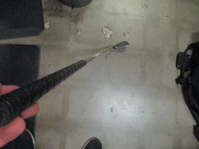 Load image into Gallery viewer, Used SPX Midsize RH 7 Iron Graphite Shaft
