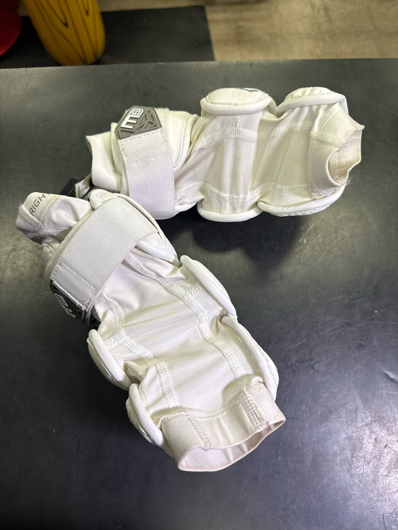 Load image into Gallery viewer, Used Maverik M6 Lacrosse Elbow Pads Size Small
