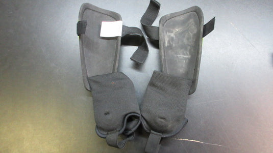 Used Umbro Soccer Shin Guard - Size Small