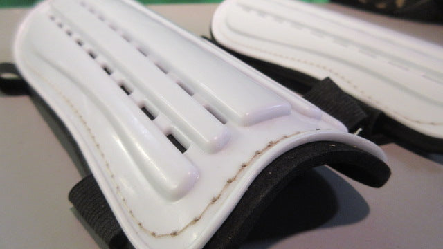 Load image into Gallery viewer, Used Large Shin Guards
