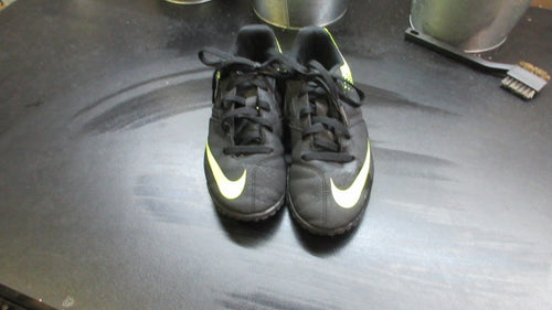 Used Nike Indoor Soccer Shoes Youth 13 - Black