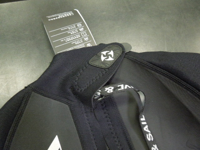Load image into Gallery viewer, Like New Dive and Sail Mens Shorty Wetsuit Size Medium

