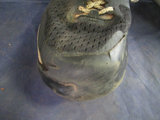 Load image into Gallery viewer, Used Under Armour Yard Low Metal Cleats Adult Size 13 - Pitcher&#39;s Toe - worn
