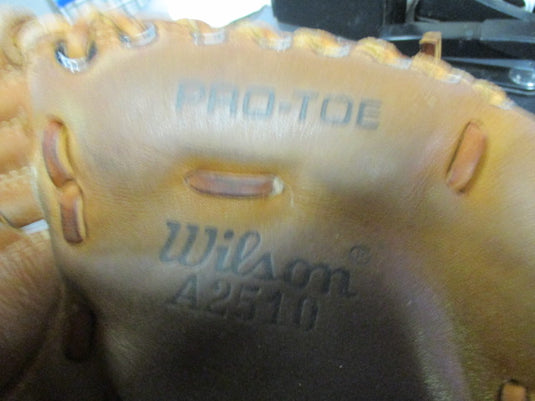 Used Wilson A2510 Leather Catchers Glove