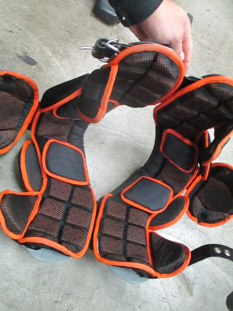 Load image into Gallery viewer, Used Schutt XV HD Medium OL-DL 17-18" Football Shoulder Pads
