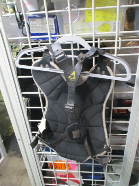 Load image into Gallery viewer, Used All-Star CP79LS Chest Protector
