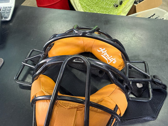 Used Honig's Lite Weight Pro Catcher/ Umpire Mask