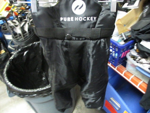 Load image into Gallery viewer, Used Pure Hockey Breezers Size Youth Medium
