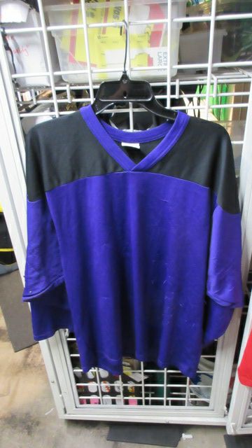 Load image into Gallery viewer, Used CCM Purple 82 Hockey Jersey Adult Size Medium - wear
