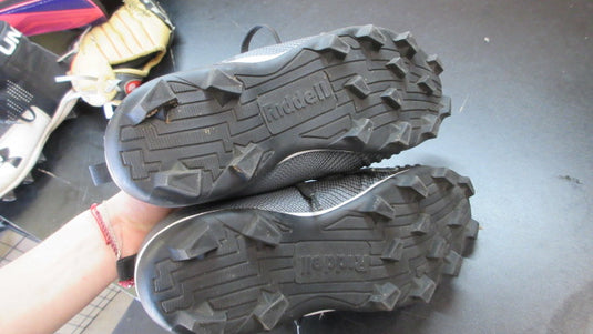 Used Riddell Edge Low Youth Football Cleats - Size 7.5