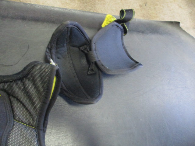 Load image into Gallery viewer, Used CCM Tacks 3092 Size Junior Small Hockey Shoulder Pads
