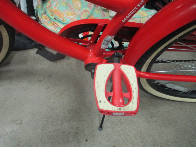 Load image into Gallery viewer, Used Huffy Cranbrook Perfect Frame 24" Beach Cruiser
