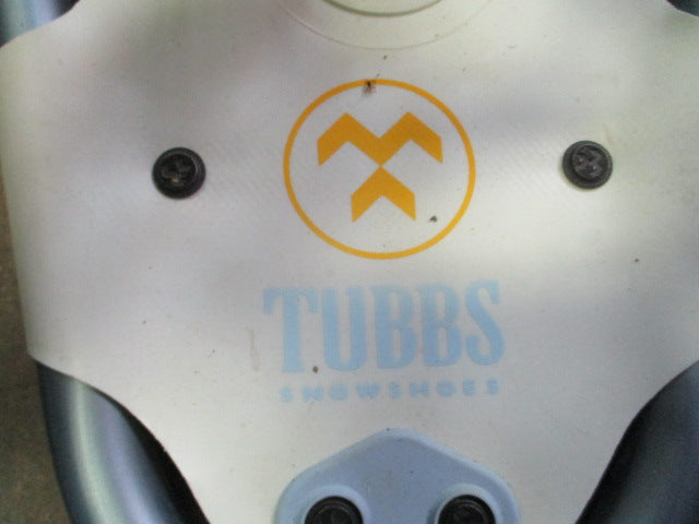 Load image into Gallery viewer, Used Sojourn Tubbs Snowshoes - 21&quot; - small wear on bottom
