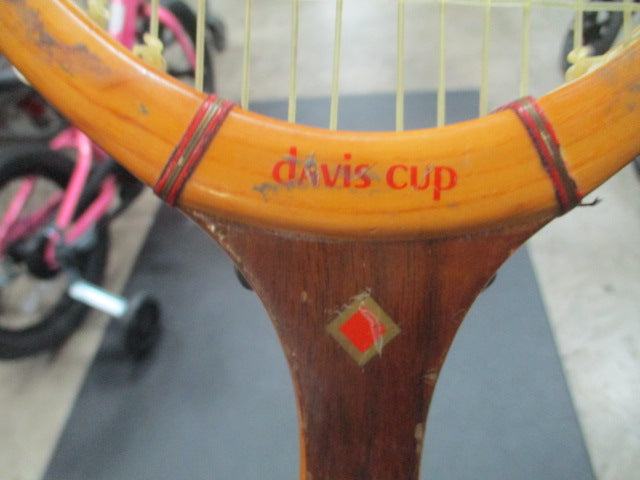 Load image into Gallery viewer, Used Vintange Spalding Davis Cup 27&quot; Tennis Racquet
