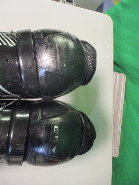 Load image into Gallery viewer, Used CCM Tacks 9550 Youth 10&quot; Hockey Shin Guards
