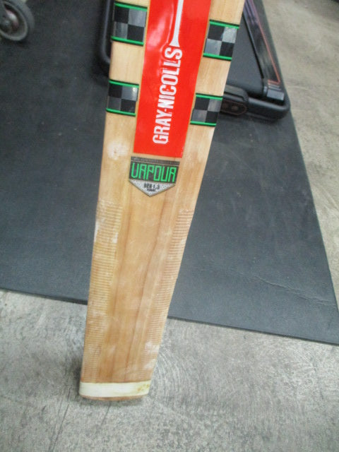 Load image into Gallery viewer, Used Gray Nicolls Vapour 1.3 5 Star English Willow Cricket Bat
