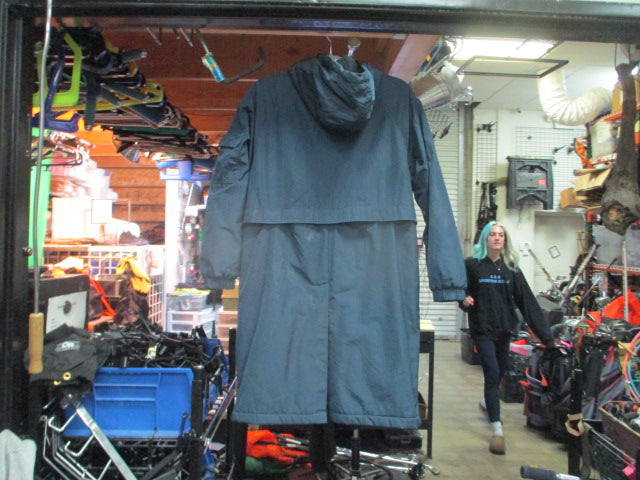 Load image into Gallery viewer, Used Sporti Youth Medium Swim Parka with Comfort Plush Fleece Lining
