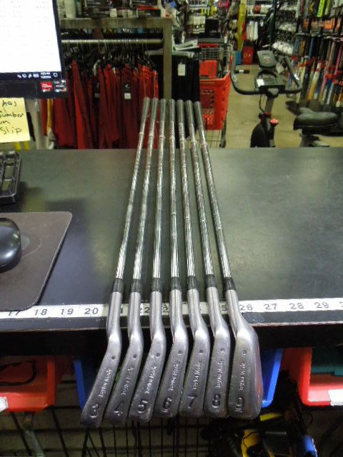 Load image into Gallery viewer, Used TaylorMade ICW11 7pc Right Hand Iron Set 3-9i
