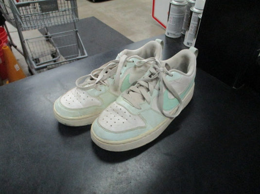 Used Nike court borough low size 6y