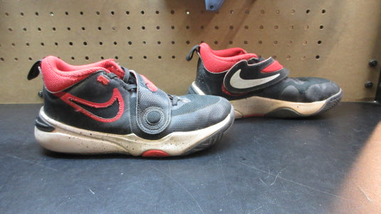 Used Nike Team Hustle D 11 Basketball Shoes - Size Youth 2.5