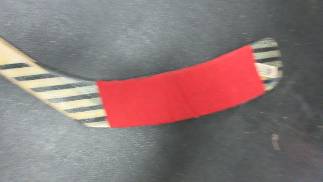 Load image into Gallery viewer, Used CCM Canadien Senior Hockey Stick - RHT -  Black
