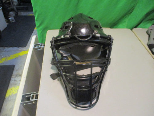 Used Rawlings Catchers Helmet ( Has Wear)