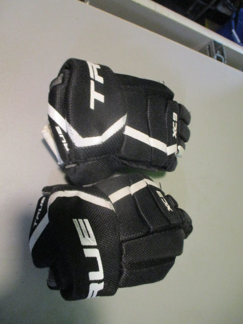 Load image into Gallery viewer, Used True XC9 10&quot; Hockey Gloves
