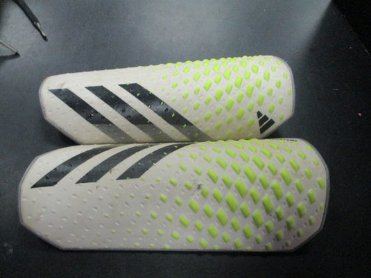 Used Adidas Predator Youth Soccer Shin Guards