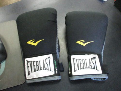Used Everlast Everfresh Bag Gloves Size Small/Medium
