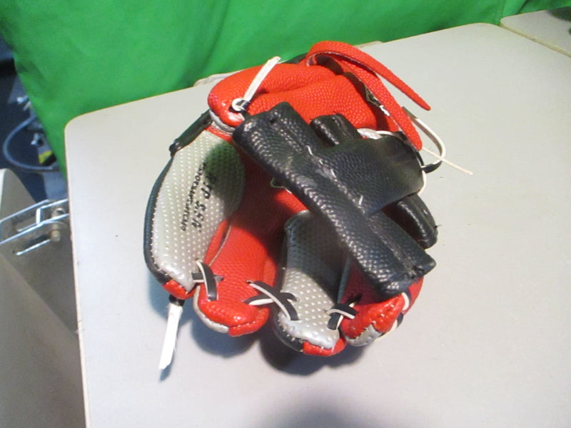 Load image into Gallery viewer, Used Franklin Ready To Play Size 8.5 Glove - RHT
