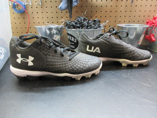Used Under Armour Glyde 2.0 RM Softball Cleats - Size 7.5