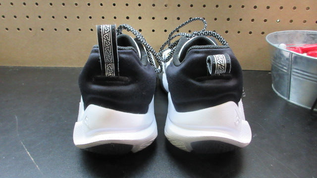 Load image into Gallery viewer, Used Nike Giannis Immortality Championship Sneakers - Size 9.5
