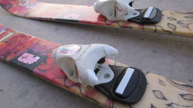 Load image into Gallery viewer, Used Line 311  Snow Angel Celebrity Downhill Skis 113cm
