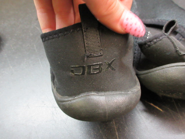 Load image into Gallery viewer, Used DBX Water Shoes - Size 12
