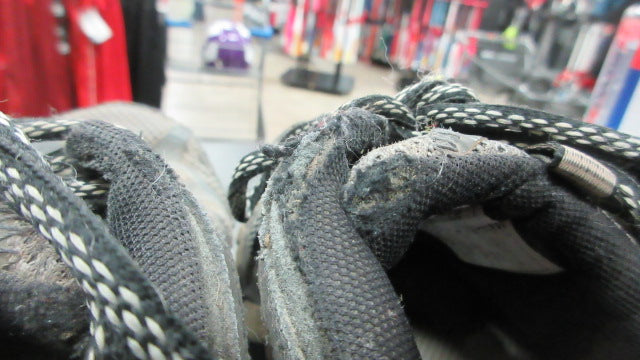 Load image into Gallery viewer, Used Merrell Mens 9 Hiking Shoes
