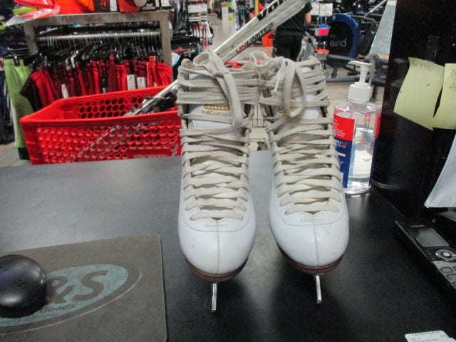 Load image into Gallery viewer, Used Jackson Mystique Mark II Size 3.5 Figure Skates (Has Wear)
