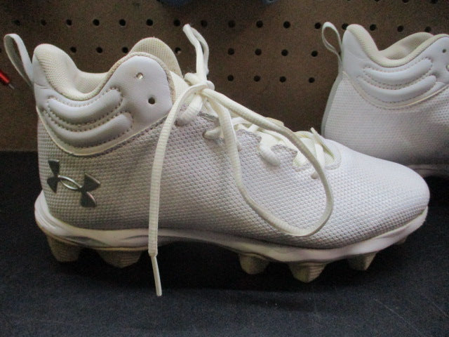 Load image into Gallery viewer, Used Under Armour Spotlight Franchise RM 2.0 Football Cleats - Size Youth 5.5
