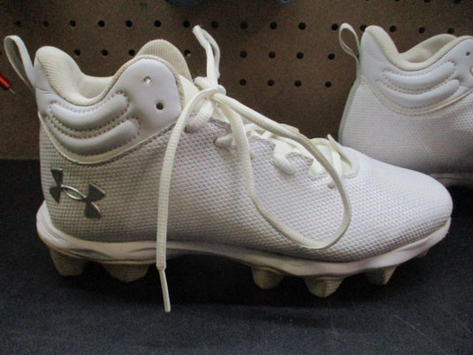 Used Under Armour Spotlight Franchise RM 2.0 Football Cleats - Size Youth 5.5