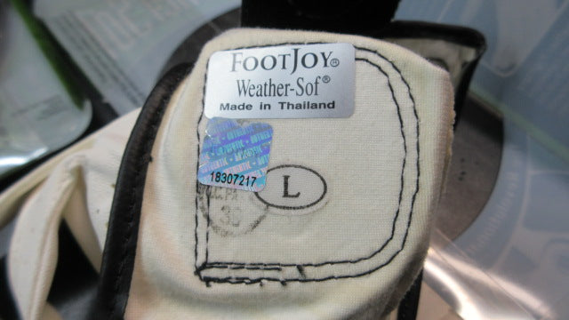 Load image into Gallery viewer, Used Foot-Joy WeatherSoft Golf Glove Size Large Right Hand - small wear
