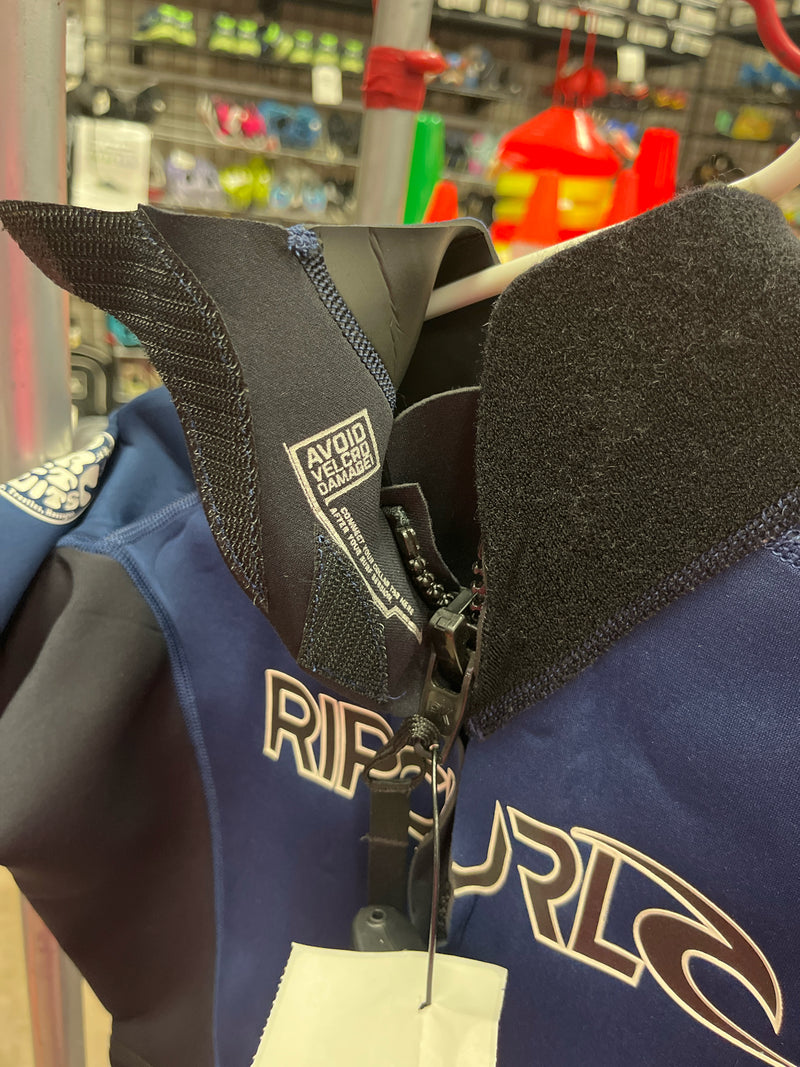 Load image into Gallery viewer, Used Rip Curl Short sleeve and short wet suit size Medium
